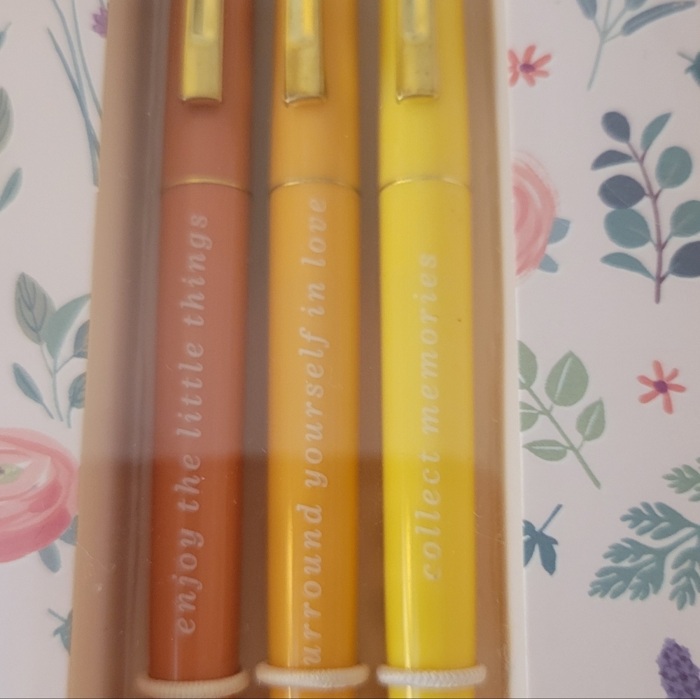 Fringe Studio Floral Pen Set - Coral Pink Box with White Lettering - Picture 2 of 4